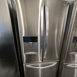 30” Stainless Steel LG French Door Refrigerator In Excellent Condition!