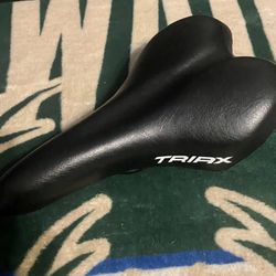 Triax Round Streamline Bike Saddle. 