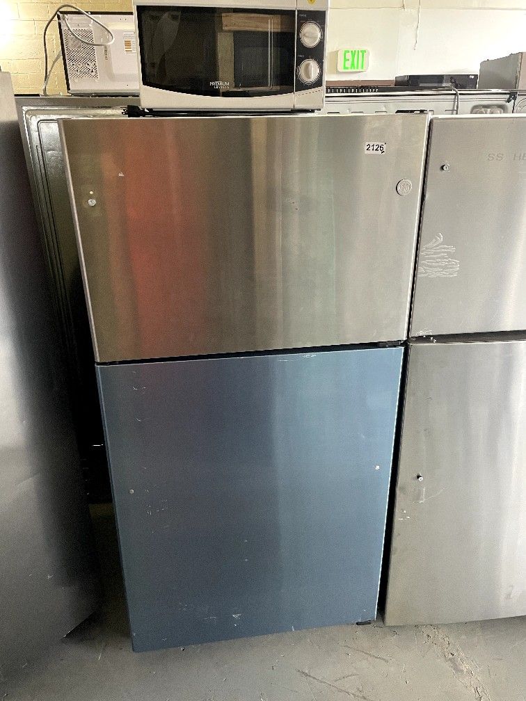 GE 33” top freezer refrigerator stainless steel $450