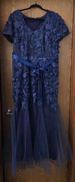 Women's Long 58" Dress Size 16 Like New Condition
