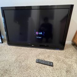 LG 47" TV