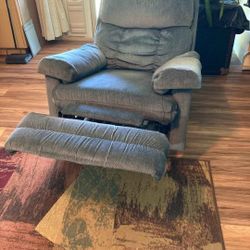 Hide-a-bed, Recliners, Lamps. 