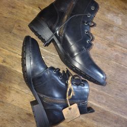 Born Size 8 Leather Ankle Boot