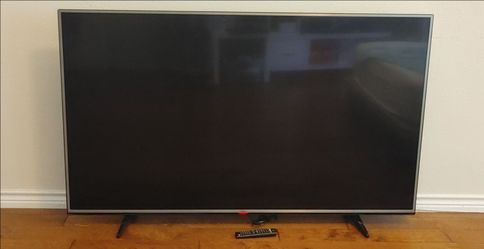 LG 65" 4K Smart TV (65UH6030) - FOR PARTS / AS-IS