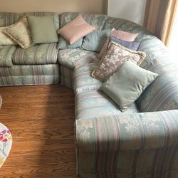 Sectional Couch With Pillows