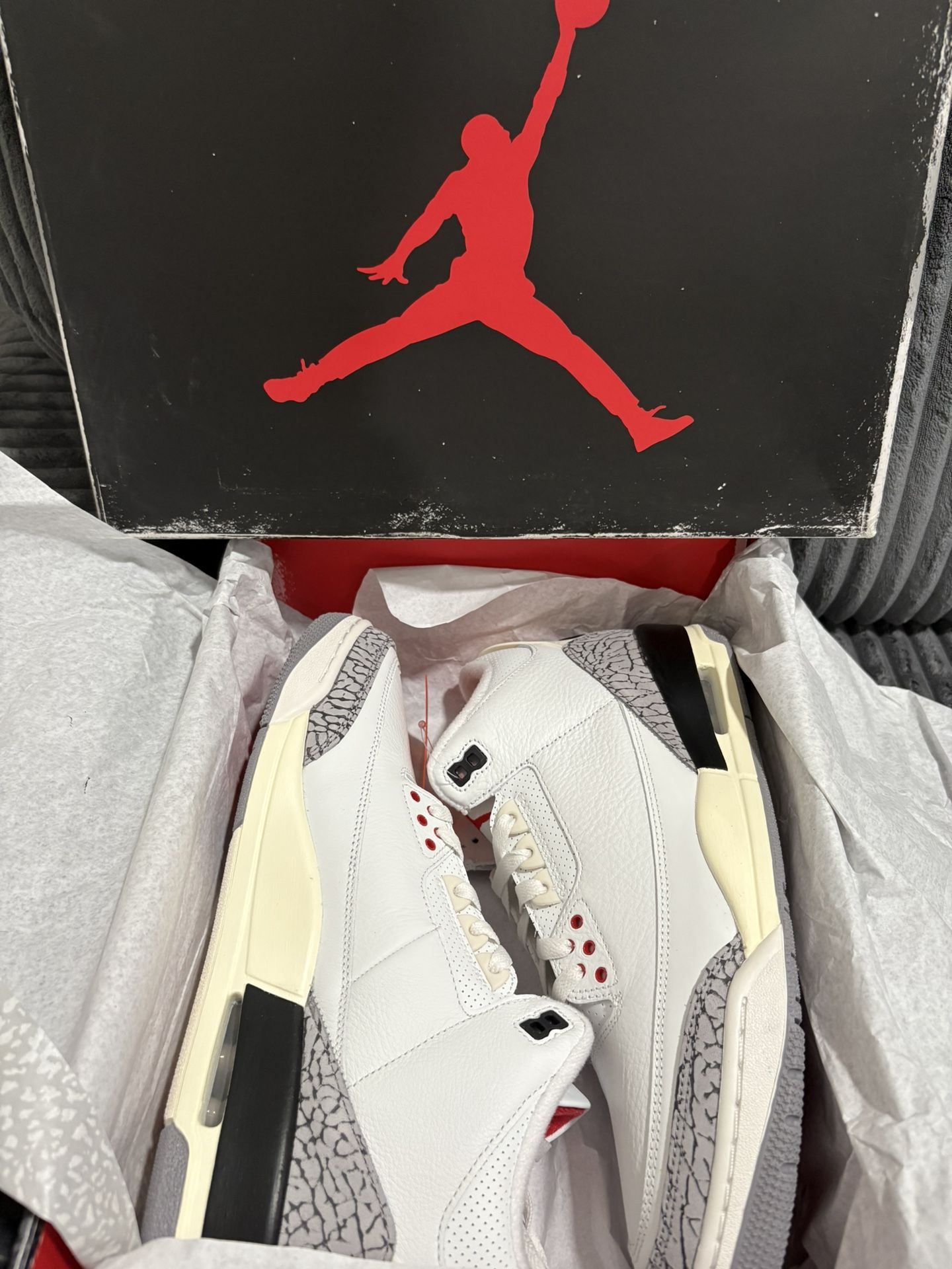 AIR JORDAN 4 RETRO - Size 11 Men