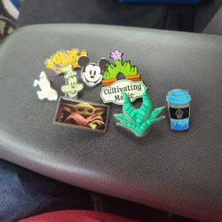 Disney Pins Random