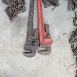 36 In.  pipe wrench