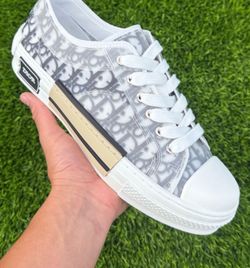Dior b23