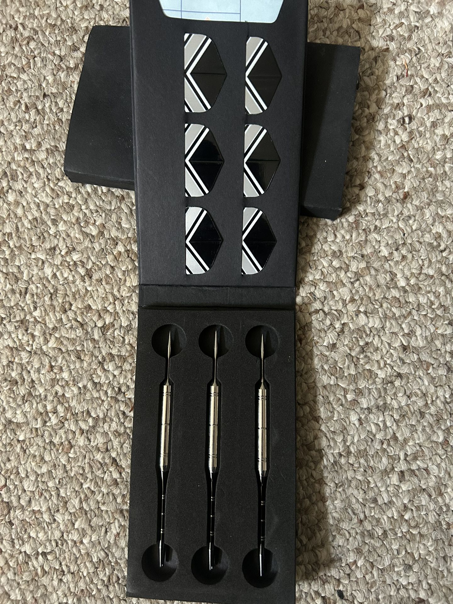 Professional Steel Tip Darts Set – With Extra Flights – Great Condition
