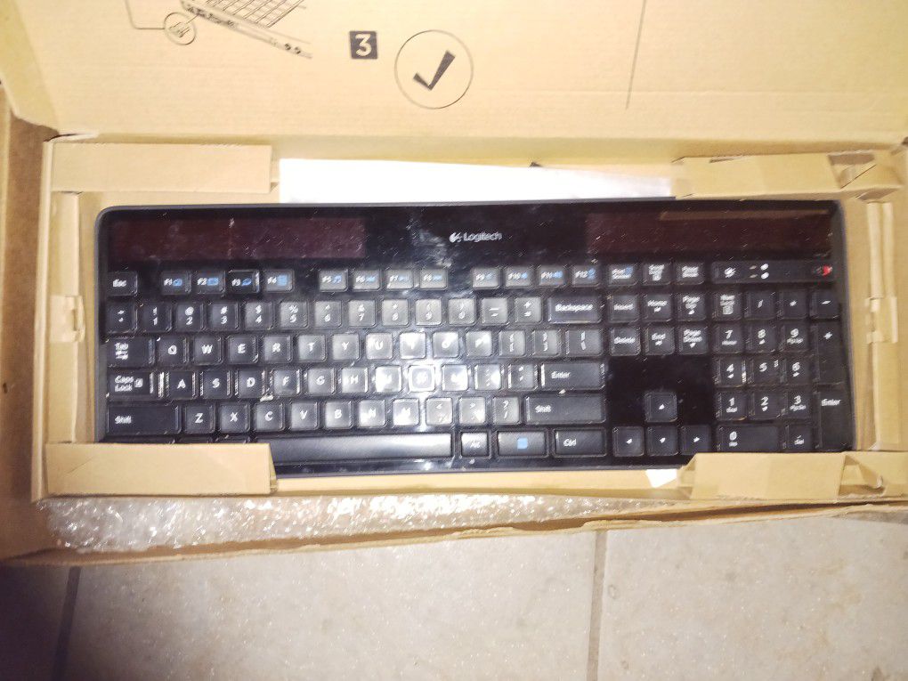 Logitech MK750 Keyboard 