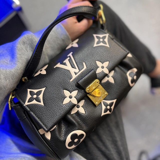 Louis Vuitton Empreinte Momogram Giant Favorite Black Beige