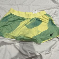Nike mix of yellow and green tennis skirt