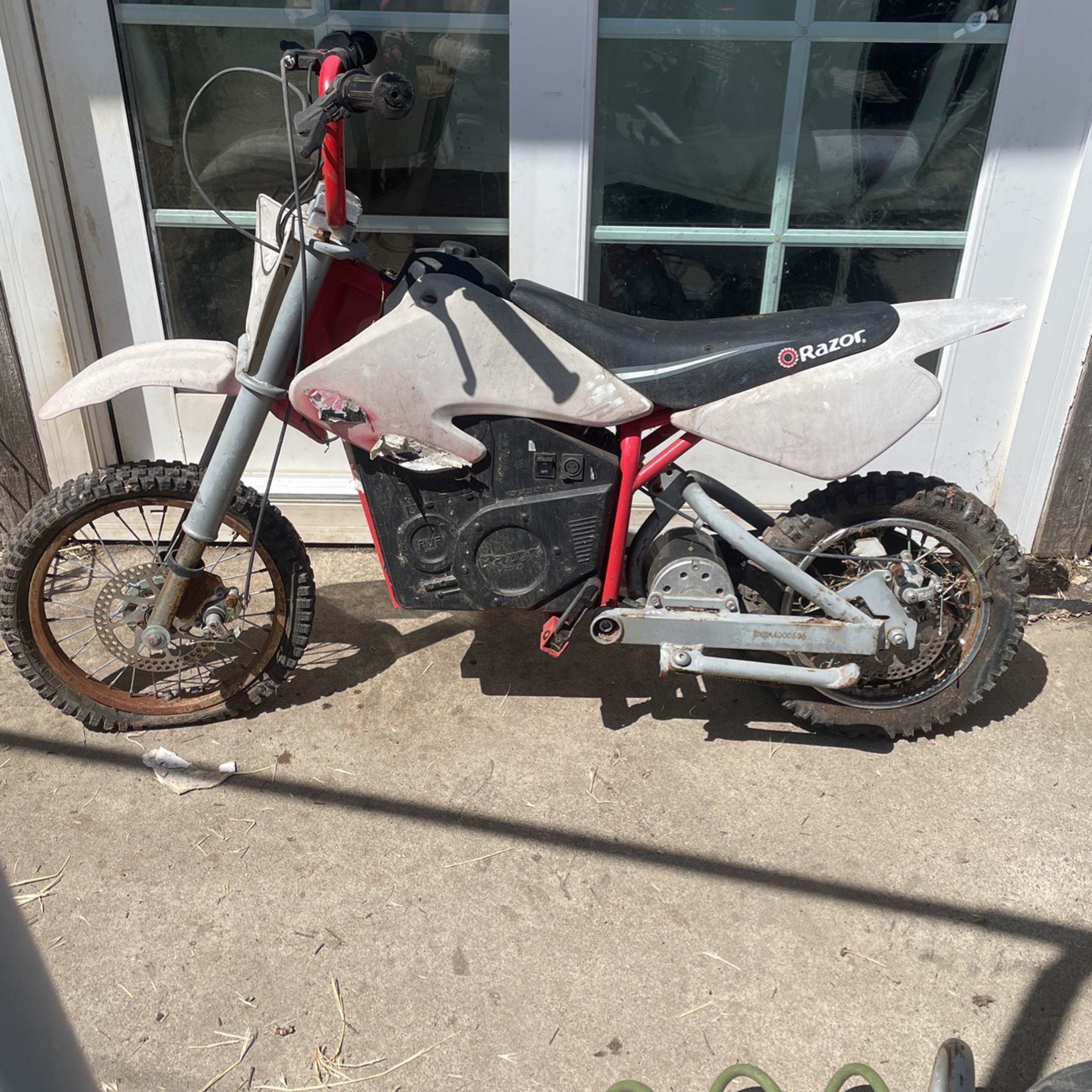 2 Electric Razor Dirtbikes And A Go cart 