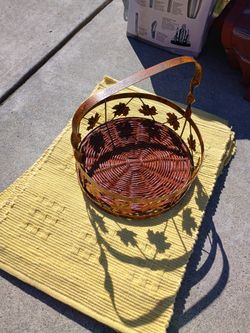 Antiqued Oak Leaf Table Basket