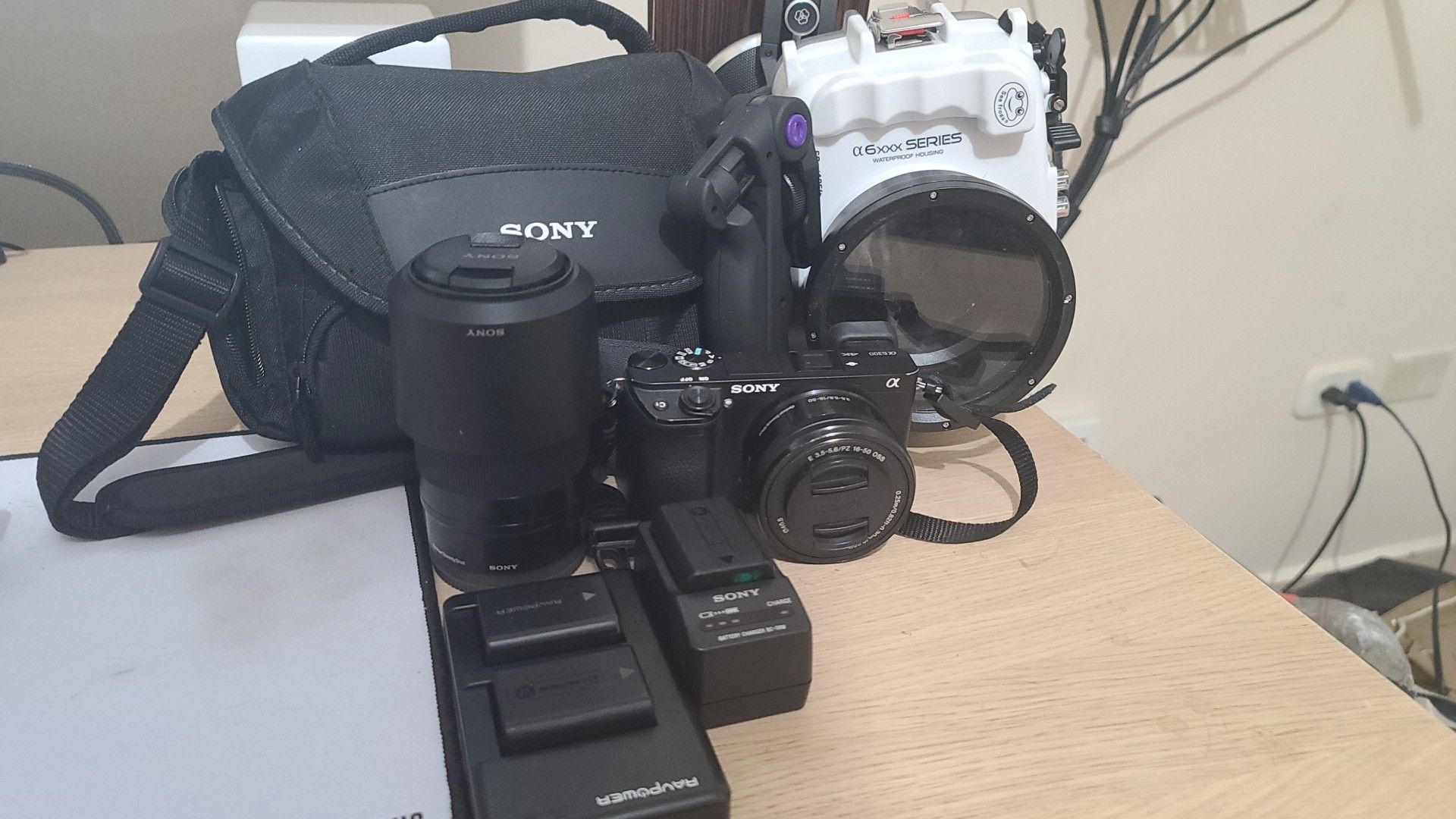 Sony A6300 w/ 2 Lens and Dive Housing