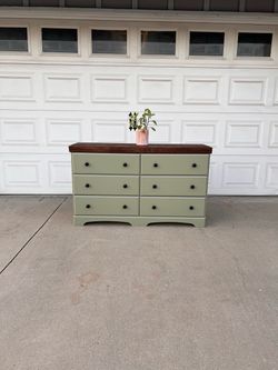 6-Drawer Dresser with Wood Top
