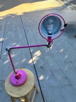 Ajustable pink old school lamp