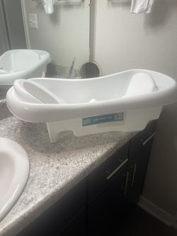 Infant/toddler bath tub
