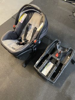 Graco SnugRide 35 Infant Car Seat + Base (Click Connect)