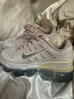 - (WMNS) Nike Air Vapormax 360 'Stone Mauve