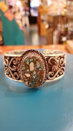 Stone cuff