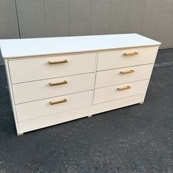 White 6 Drawer Dresser With Gold Knobs⭐️