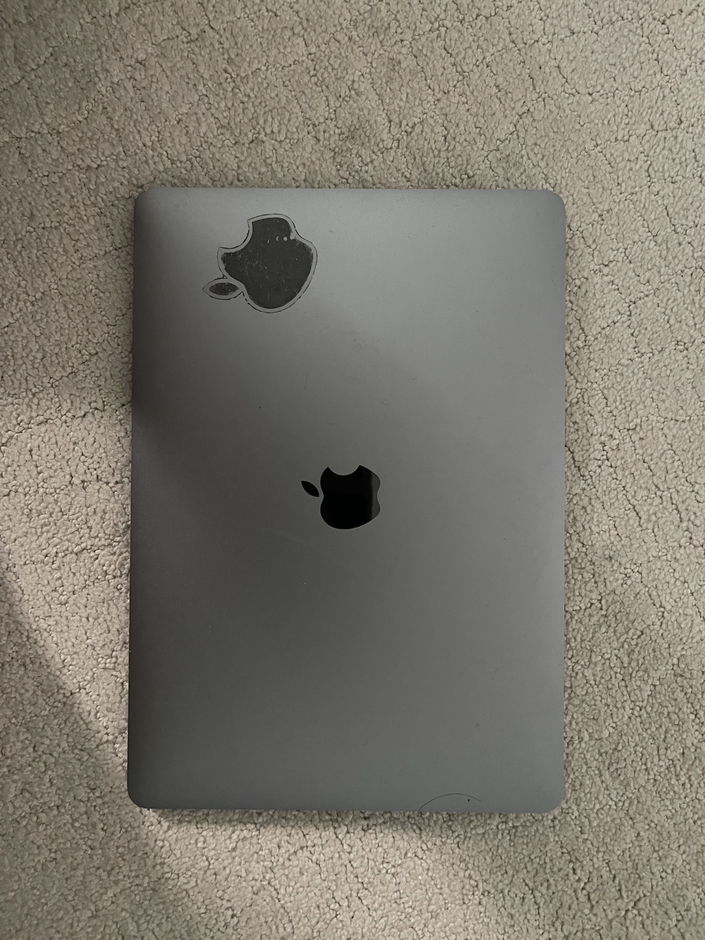 MacBook Air M1 Chip(No Charger)