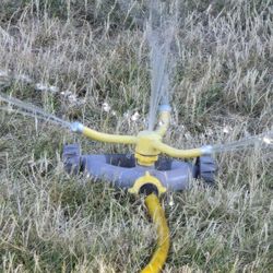 Lawn Sprinkler Spinnig Features 