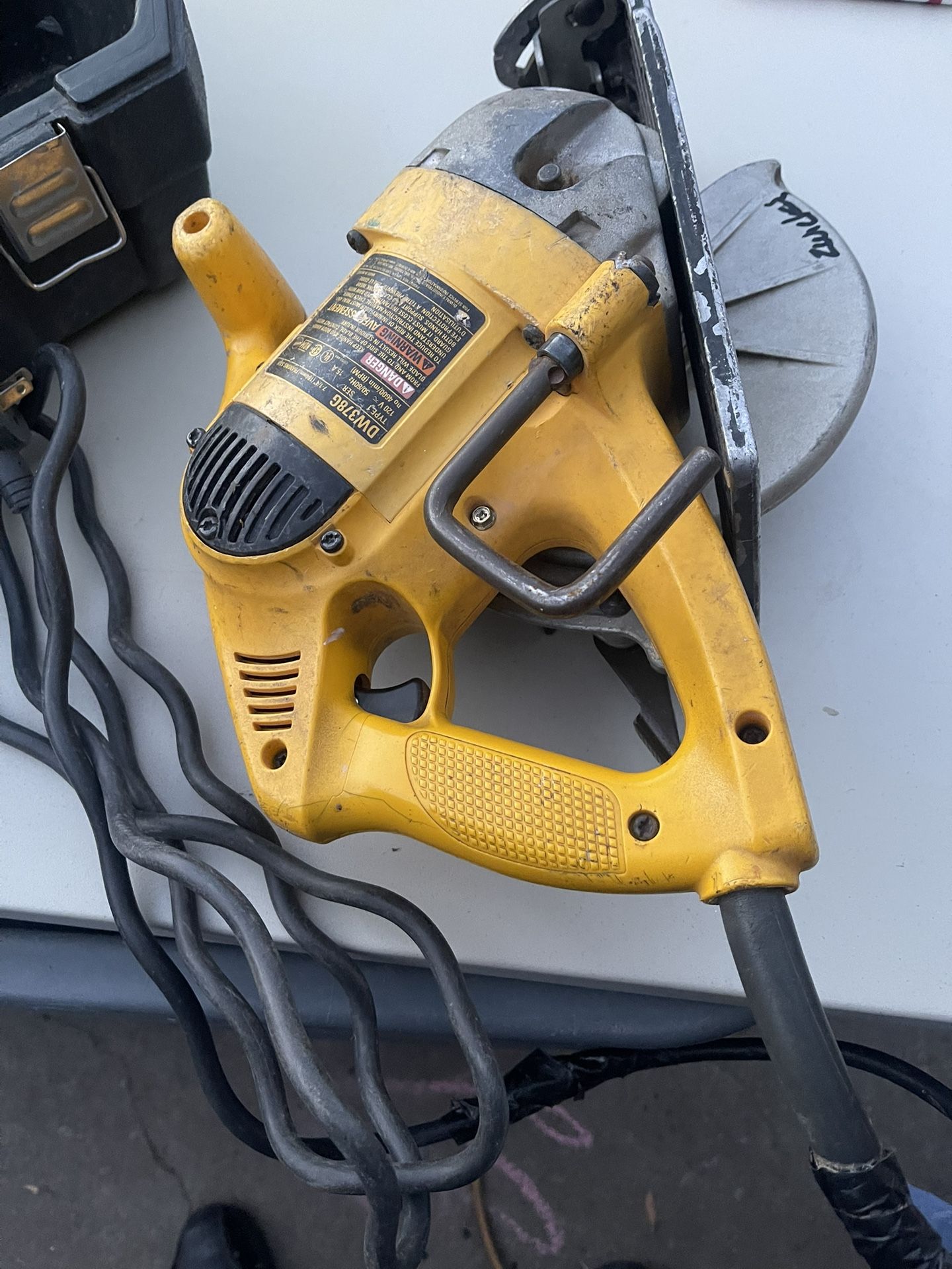 Dewalt circular saw in case three blades