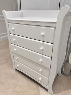 White kidkraft wooden dresser