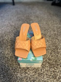 Soda Shoes Small Heels Women’s 7.5
