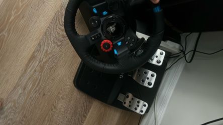 Logitech G29 steering wheel Playstation + PC