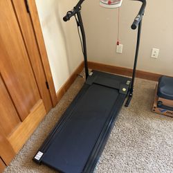 Folding treadmill 
