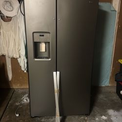 GE Refrigerator 
