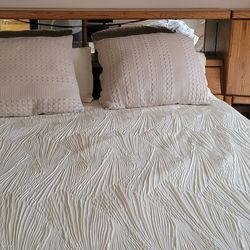 FREE BEAUTIFUL OAK PIER HEADBOARD NIGHTSTANDS