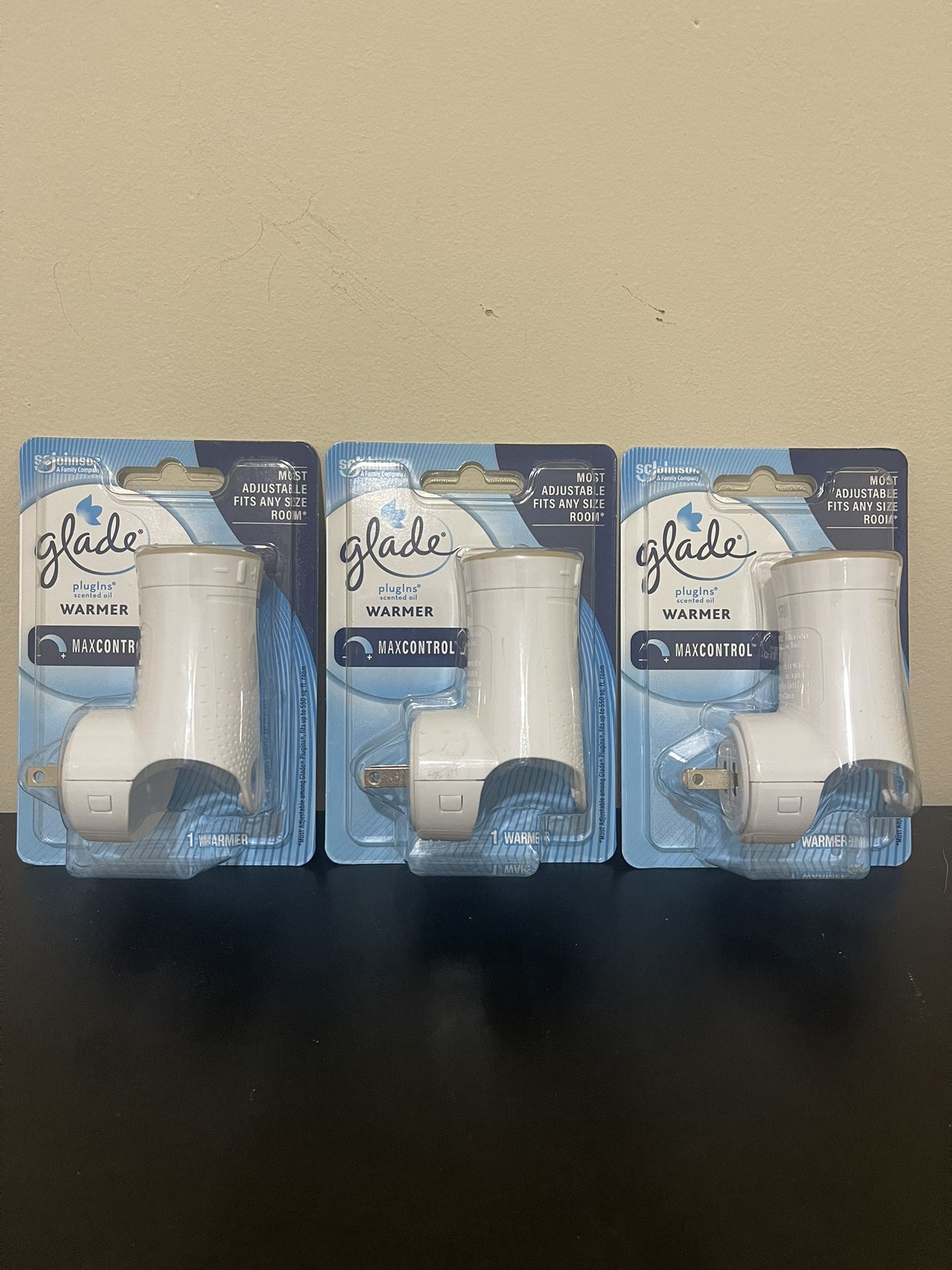 3pack Glade PlugIns Air Freshener Warmer, Holds Essential Oil Infused Wall Plug In 1 Count