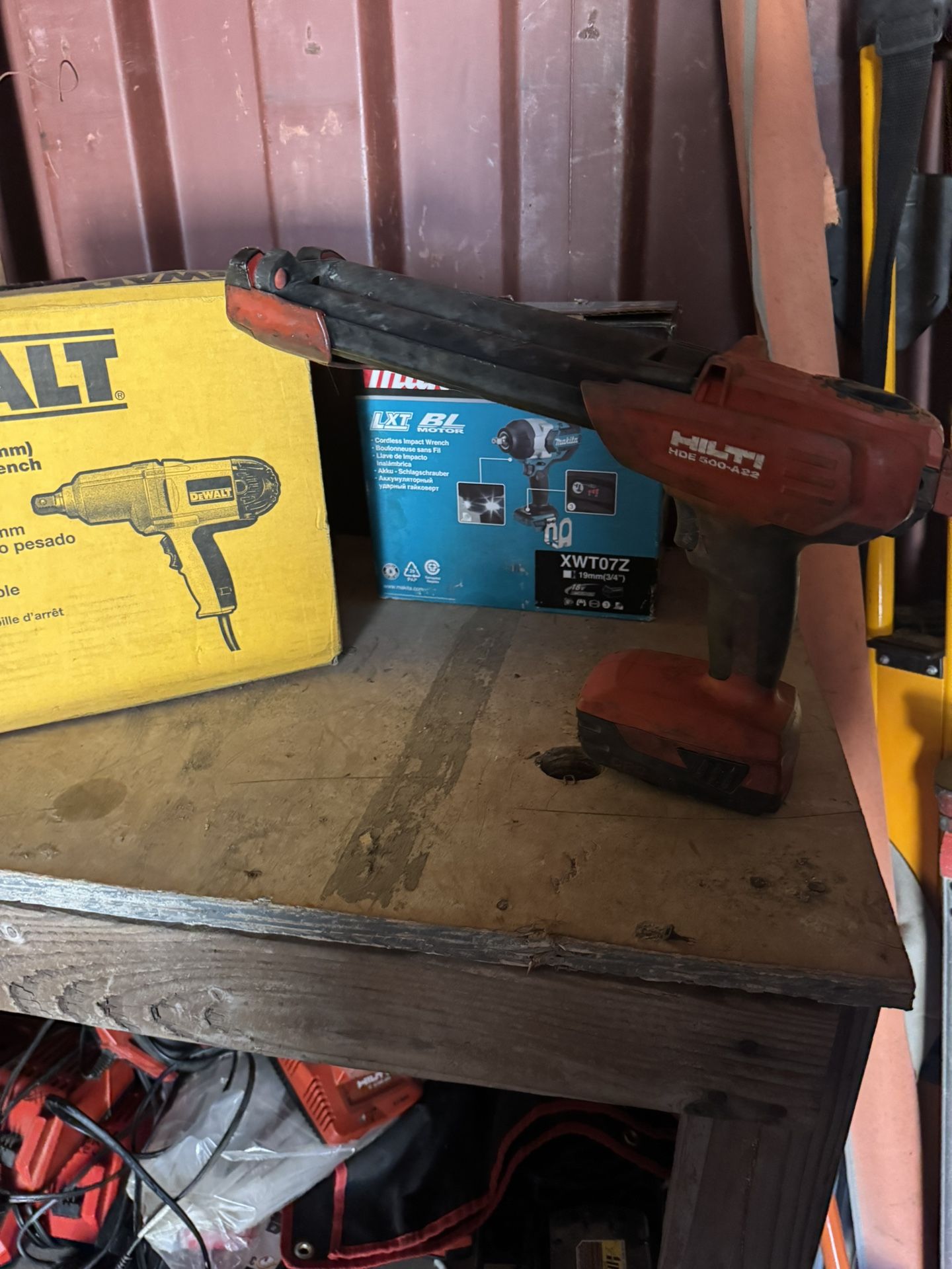 Hilti Caulking Gun