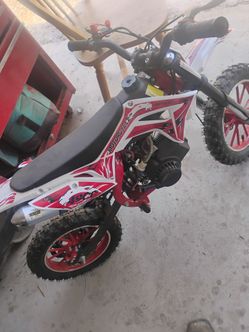 Vendo moto en buenas condiciones trabajando
