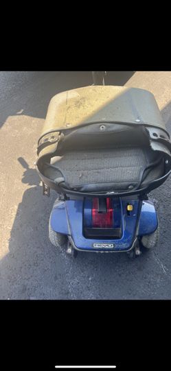 Scooter Revo Comes with battery And charger