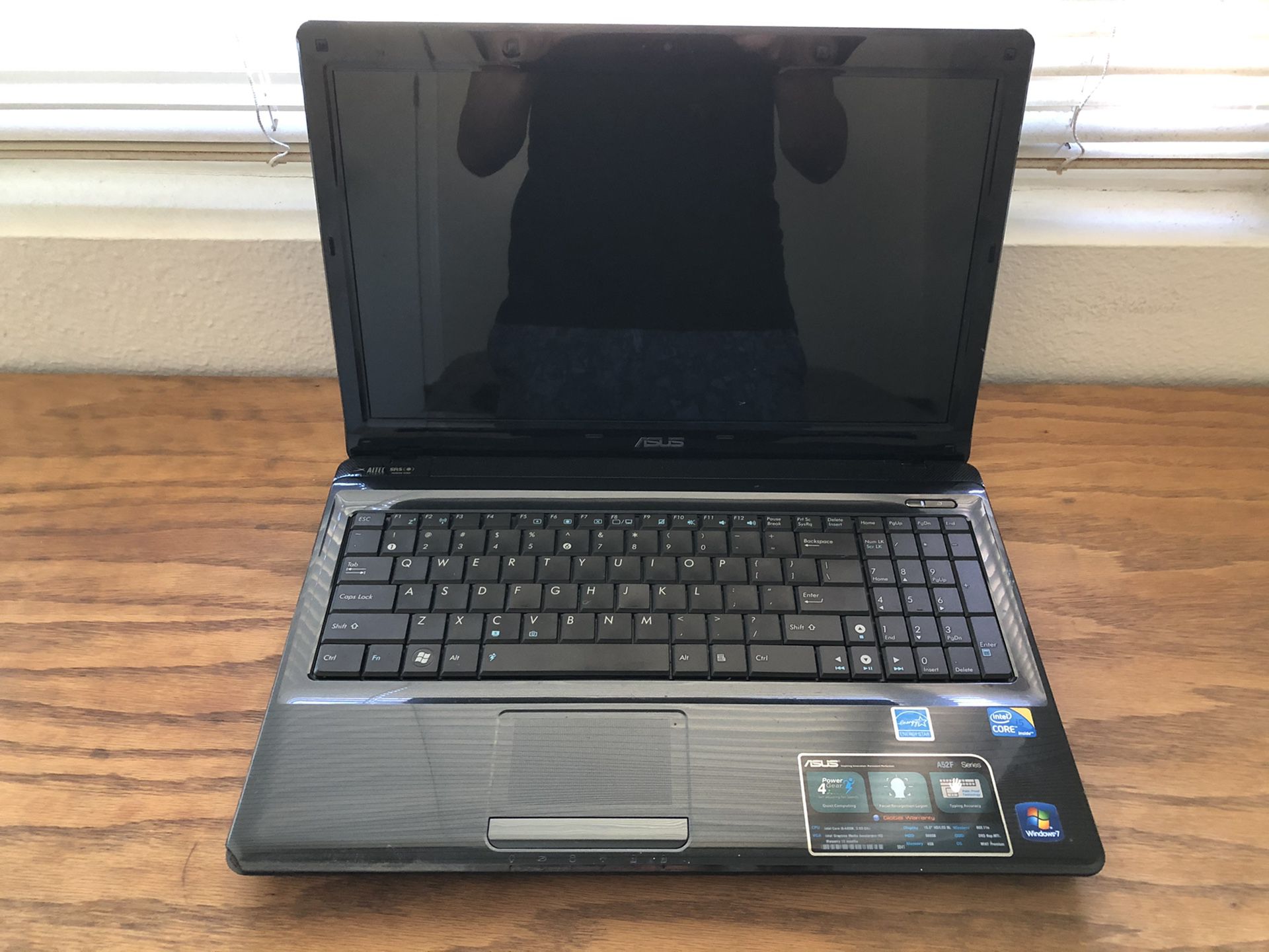 ASUS Laptop- Barely Used- Like New