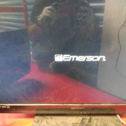 Emerson 32" HD TV (No Remote)