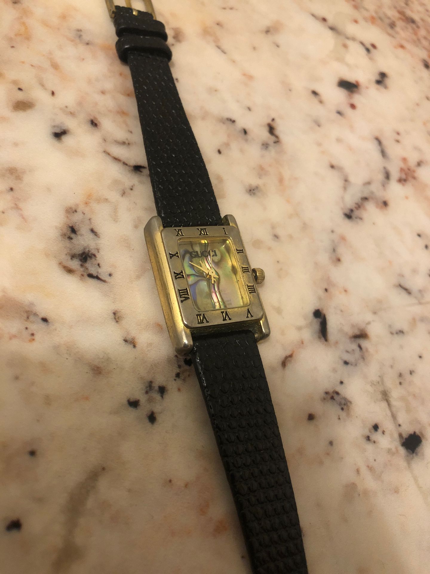 Small women’s gucci watch AUTHENTIC NOT FREE