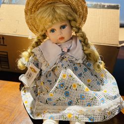 Antique Doll 💛