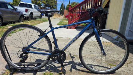 Giant Escape Hybrid Bike