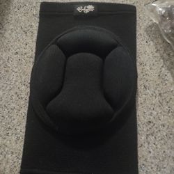 One Kneepad/Brace
