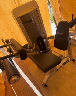 Tuff Stuff Leg Extension / Leg Curl