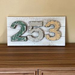 253 Rustic Wall Hanging