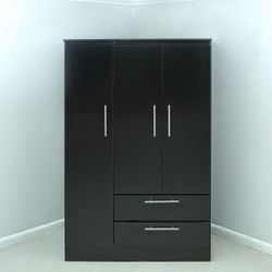 TRIPLE WARDROBE  // ARMARIO TRIPLE 
