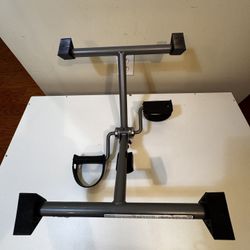 Mini pedal trainer - Portable and adjustable